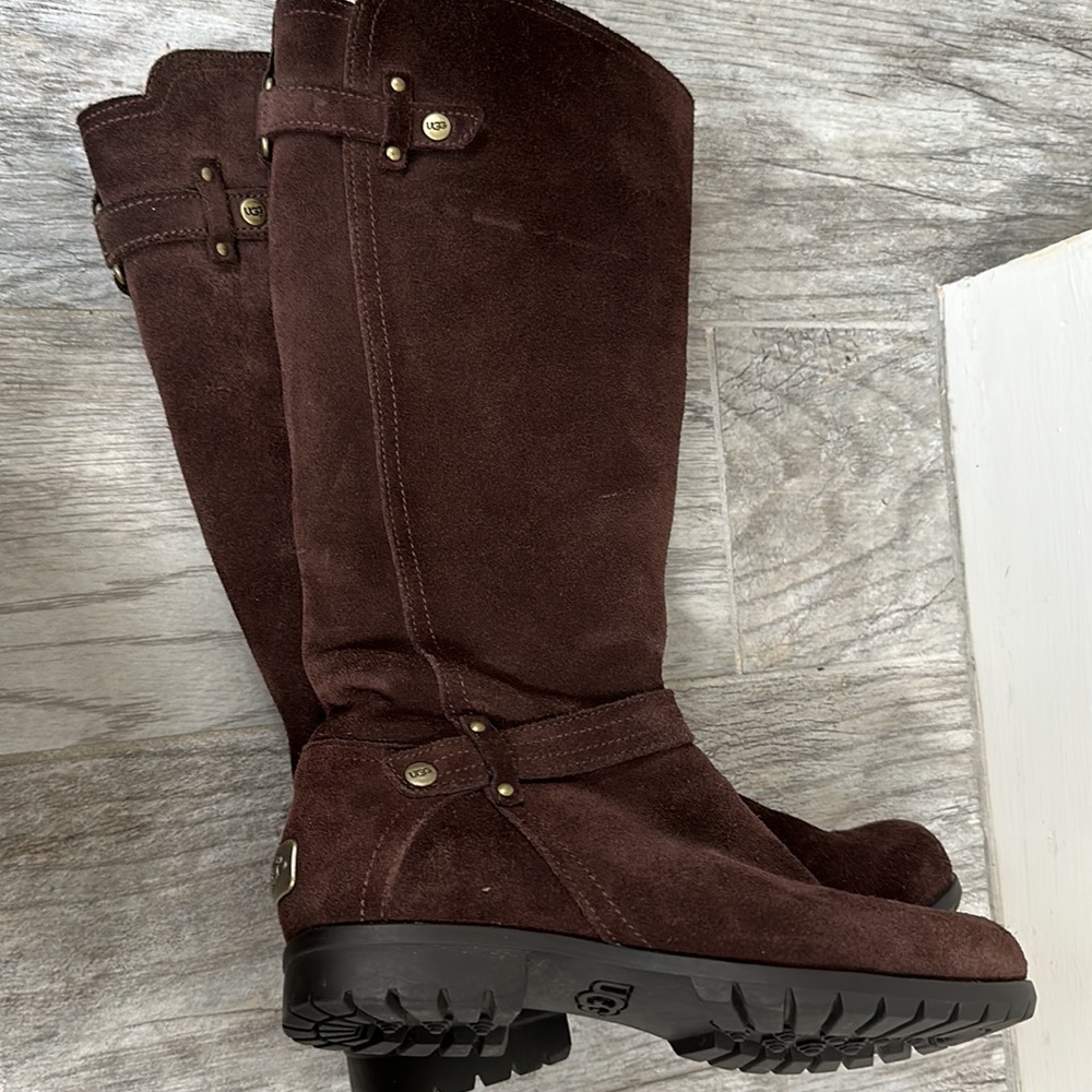 Womens tall Ugg riding boots brown suede size 6 with shearling inside